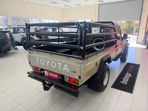 Toyota Land Cruiser P/U LC79 4.0 V6 in Namibia