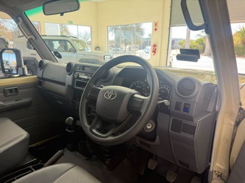 Toyota Land Cruiser P/U LC79 4.0 V6 in Namibia