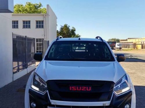 Isuzu Isuzu 2.5 Xrider D/C 4x4 in Namibia