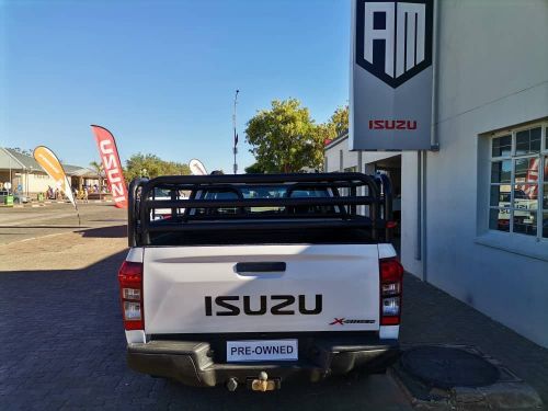 Isuzu Isuzu 2.5 Xrider D/C 4x4 in Namibia