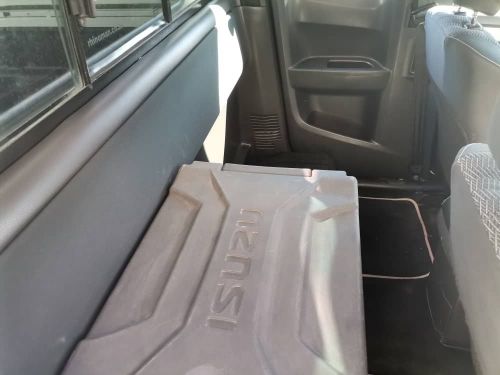 Isuzu DMAX 3L E/CAB 2X4 in Namibia