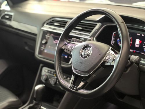 Volkswagen Tiguan Allspace 2.0 TSi Highline 4 Motion DSG (162 kW) in Namibia