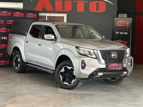 Nissan Navara 2.5D LE PLUS 4x4 A/t DC in Namibia