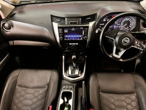 Nissan Navara 2.5D LE PLUS 4x4 A/t DC in Namibia