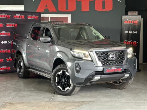 Nissan Navara 2.5D LE Plus 4x4 A/t DC in Namibia
