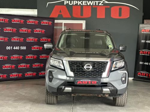 Nissan Navara 2.5D LE Plus 4x4 A/t DC in Namibia