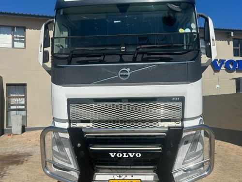 Volvo FH 440 Std Cab TT in Namibia