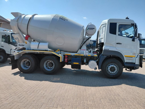 UD Quester CWE330 in Namibia