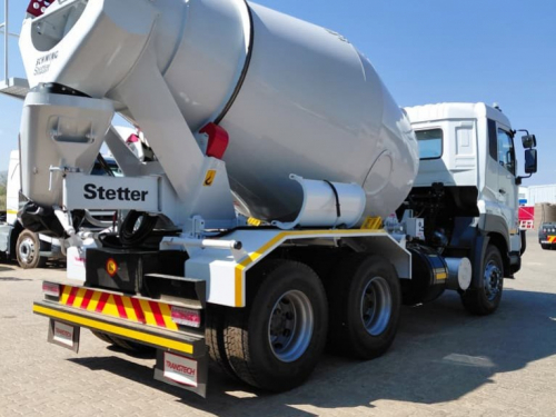 UD Quester CWE330 in Namibia