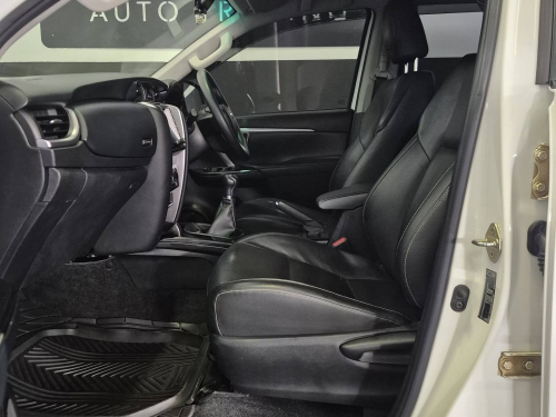 Toyota Fortuner GD-6 2.4l manual 4x2 in Namibia