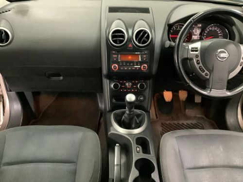 Nissan Qashqai 2.0 Acenta petrol in Namibia