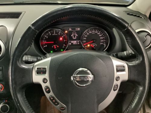 Nissan Qashqai 2.0 Acenta petrol in Namibia