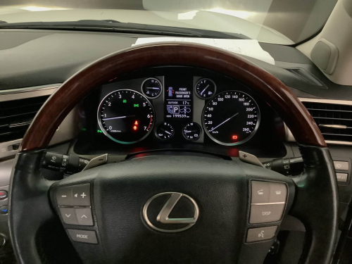 Lexus LX 570 in Namibia