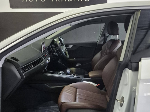 Audi A5 2.0T FSI STRONIC QUATRO (185KW) in Namibia