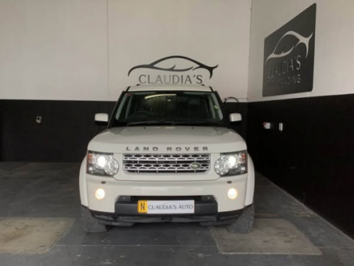 Land Rover Discovery 3.0 TD/SD V6 HSE in Namibia