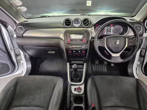 Suzuki Vitara GLX ALLGRIP in Namibia