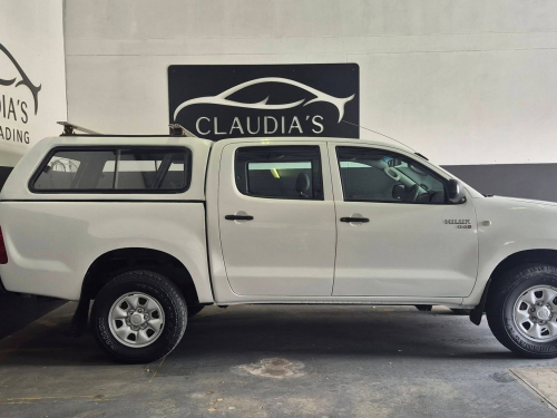 Toyota Hilux 2.5-4D SRX 4X4 in Namibia