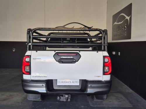 Toyota Hilux 2.8l E/Cab 4x2 manual in Namibia