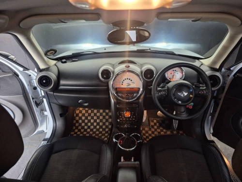 Mini Cooper in Namibia