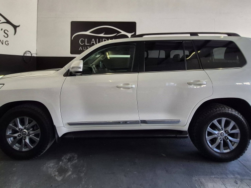 Toyota LandCruiser 200 V8 4.5D VX A/T in Namibia