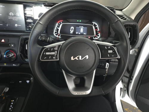 Kia Kia Sonet 1.0T XE in Namibia