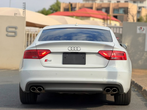 Audi S5 SPORTBACK V6 in Namibia