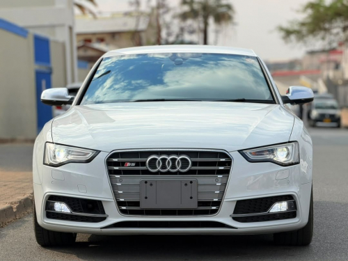 Audi S5 SPORTBACK V6 in Namibia