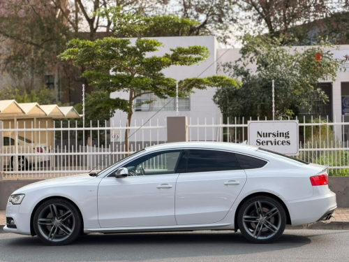 Audi S5 SPORTBACK V6 in Namibia