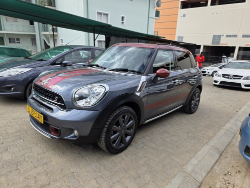 Mini Cooper SD CrossOver ParkLane in Namibia
