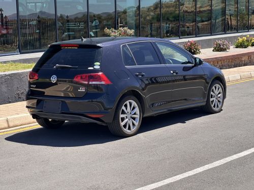Volkswagen GOLF 7 TSI in Namibia