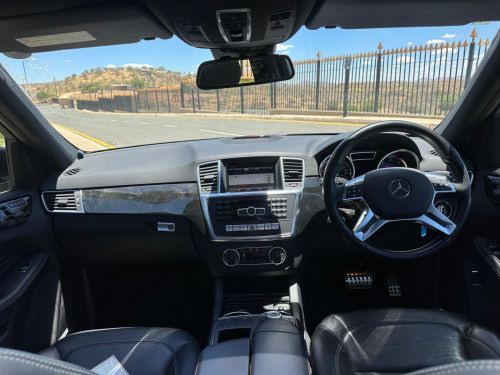 Mercedes-Benz ML 350 in Namibia