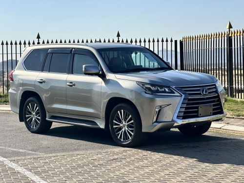 Lexus LX 570 in Namibia