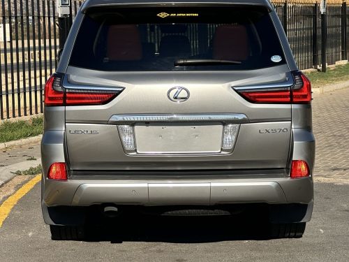 Lexus LX 570 in Namibia