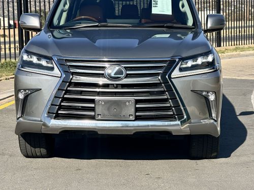 Lexus LX 570 in Namibia