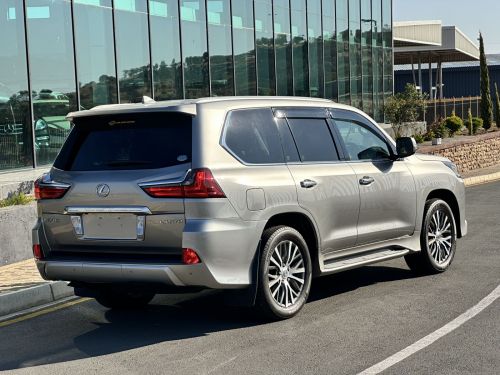 Lexus LX 570 in Namibia