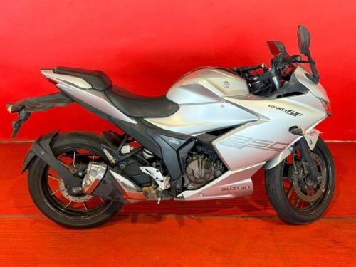 Suzuki GIXXER SF250 in Namibia