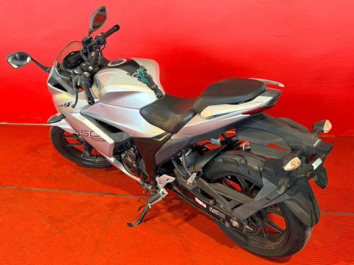 Suzuki GIXXER SF250 in Namibia
