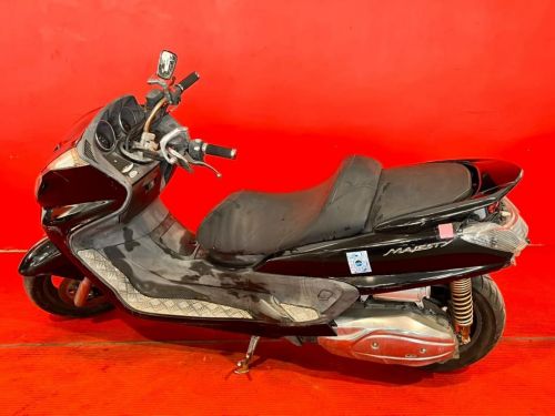 Yamaha GRAND MAJESTY 250 in Namibia
