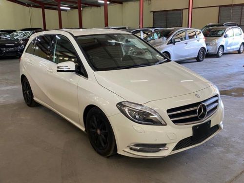 Mercedes-Benz B 180 CLASS in Namibia