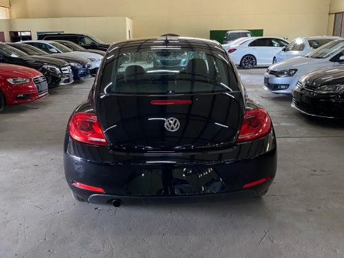 Volkswagen NEW BEETLE in Namibia