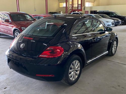 Volkswagen NEW BEETLE in Namibia