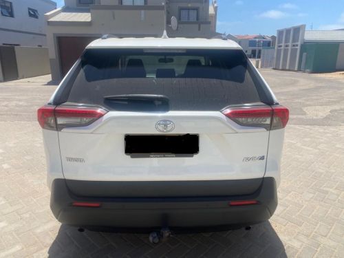 Toyota Rav4 2.0 CVT 5 Door in Namibia