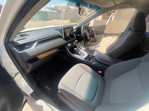 Toyota Rav4 2.0 CVT 5 Door in Namibia