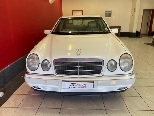 Mercedes-Benz E 240 a/t 4 Door in Namibia