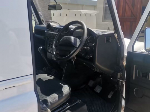Land Rover Defender 90 2.2 Puma Td4 man in Namibia