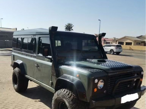 Land Rover Defender Station Wagon in Namibia