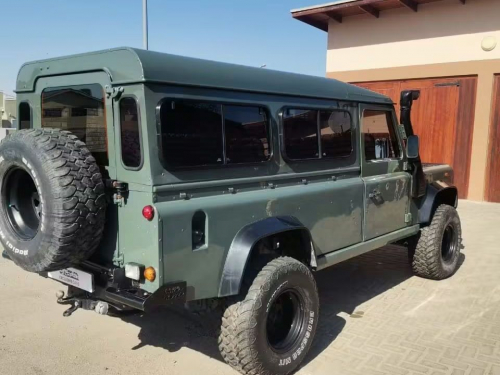 Land Rover Defender Station Wagon in Namibia