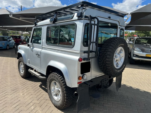 Land Rover Defender Puma 2.4 Diesel in Namibia