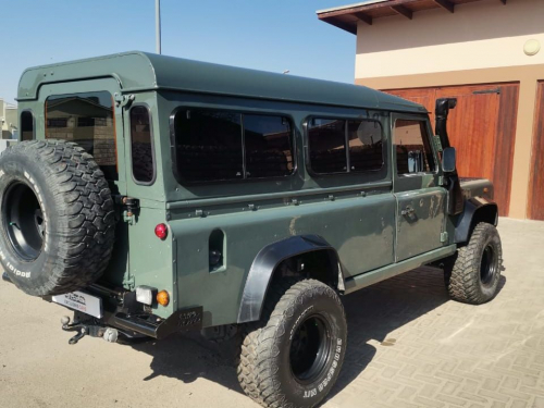 Land Rover Defender Station Wagon in Namibia
