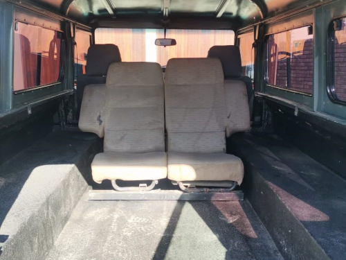 Land Rover Defender Station Wagon in Namibia